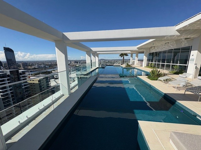 arklife-heated-pool-02